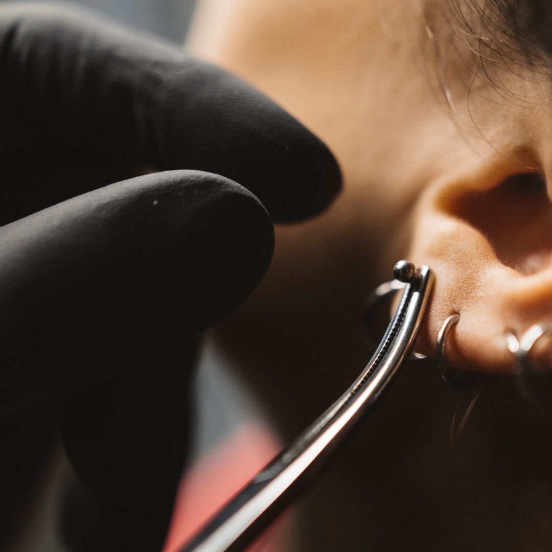 Titanová labreta s vnitřním závitem a kompatibilita koncovek US 0.9 mm